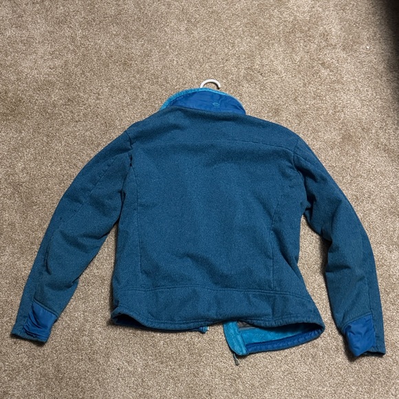 Mountain Hardwear Teal zip up jacket. - Picture 4 of 4